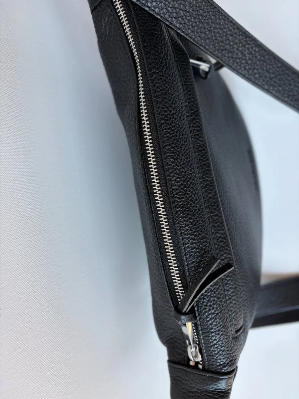 The Horse Sporty Crossbody EUC